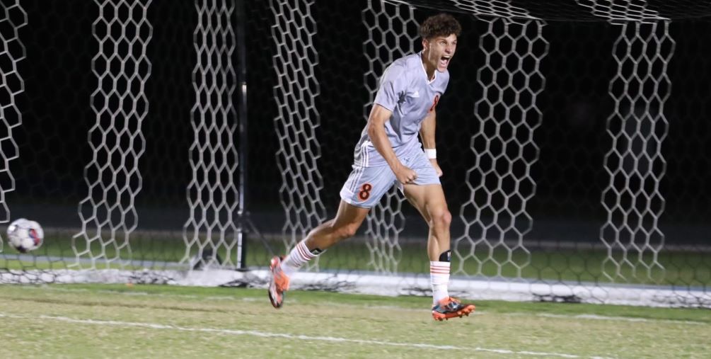 Freshman Jose Luis Martin Montealegre was one of four goal scorers for the No. 5 ranked Aztecs as they beat Glendale community College 4-0 for their third straight win and fifth shutout win of the season. The Aztecs are 6-1 overall and 3-1 in ACCAC conference play. Photo by Steve Escobar