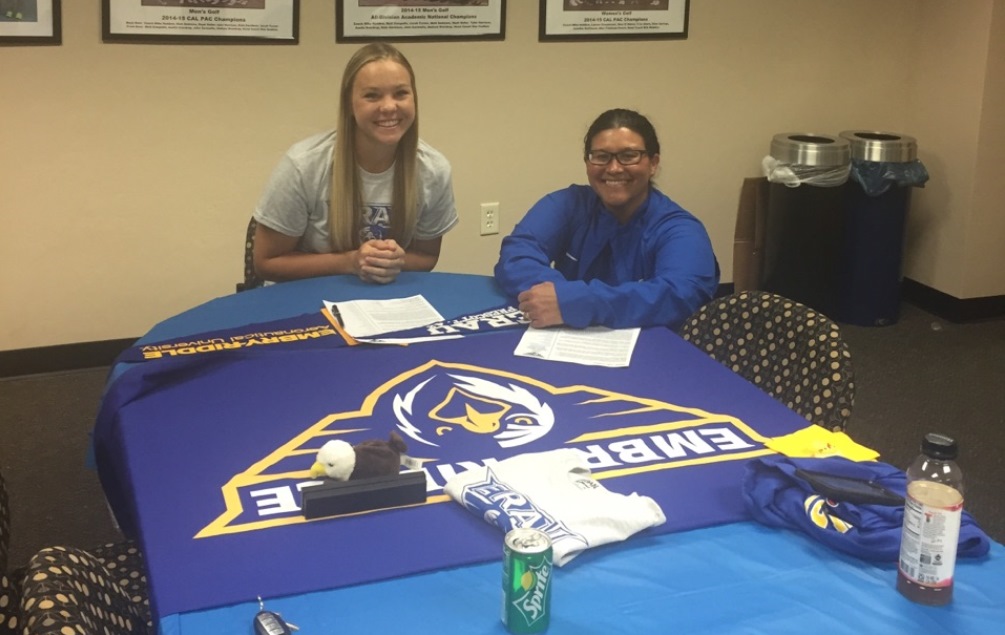 Sophomore Bailey Critchlow signed her national letter of intent to Embry Riddle Aeronautical University in Prescott. Her with the softball coach Marie Thomason. Photo courtesy of Bailey Crichlow