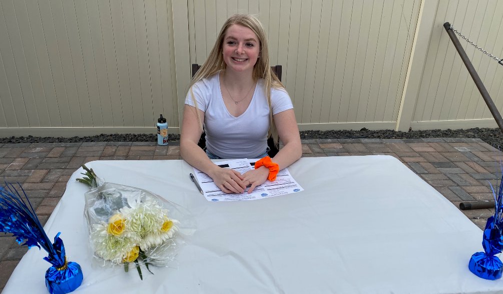 Aztecs track & field signed Washington sprinter Madison Warren from Cheney High School. She set a personal-best in the 400 meters with a time of 1 minute, 03.89 seconds. She also has PRs in the 100 meters (13.35 seconds) and 200 meters (26.22). Photo courtesy of Madison Warren