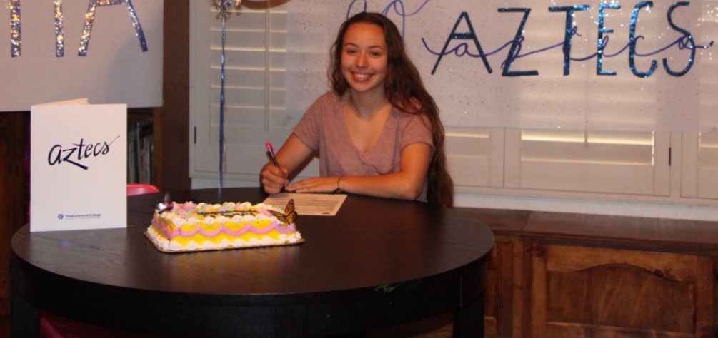 Guard RyLeigh Long (Valley View HS, CA) signed her letter of intent to play for the Aztecs. She averaged 11.7 points, 5.4 assists, 3.8 steals and 2.9 rebounds per game her senior year. Photo courtesy of RyLeigh Long.