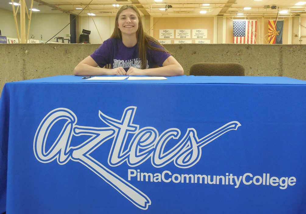 Sophomore guard Bree Cates (Combs HS) signed her national letter of intent to Kentucky Wesleyan College, an NCAA Division II school in Owensboro, KY. She played in all 31 games and averaged 14.5 points per game. She was also named NJCAA All-Academic Third Team. Photo by Raymond Suarez