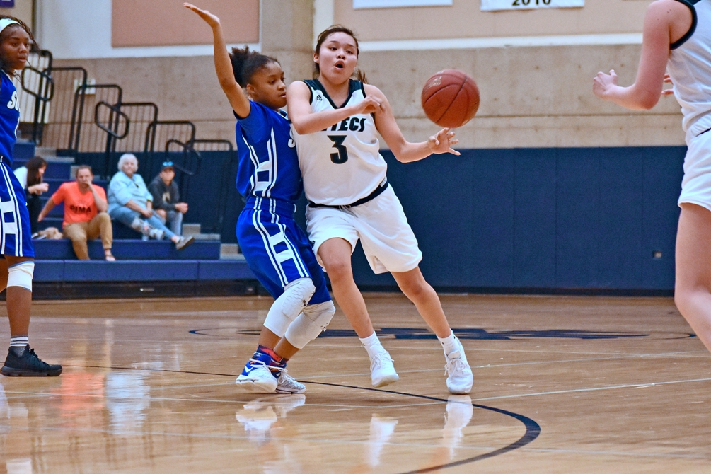 Freshman Jacqulynn Nakai (Coconino HS) earned her fourth selection as ACCAC Division II Player of the Week after she averaged 23 points, seven rebounds and eight assists for the week of Feb. 12-18. She leads the ACCAC conference in points (17.3) and assists (6.8) per game. Photo by Ben Carbajal