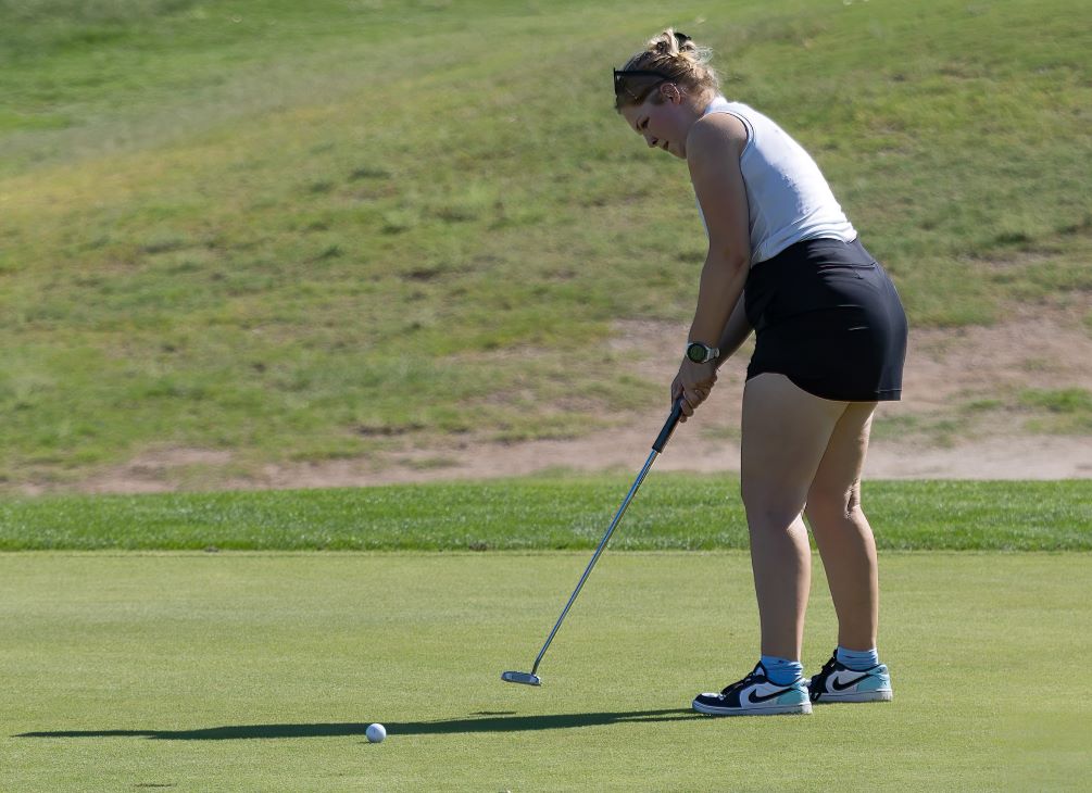 Freshman Maud Bartels was the top finisher for the Aztecs as she finished in seventh place with a two-day score of 169 (86-83). The Aztecs finished in second place in the final team standings as they closed out their first tournament of the 2024 at the Mesa CC Invitational. Photo by Stephanie van Latum