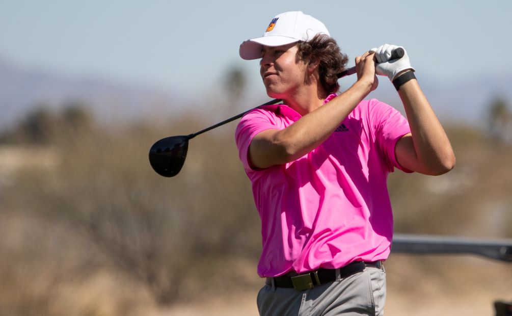 Freshman Daniel Henely (Cienega HS) took the lead after the third round of play at the NJCAA Region I, Division I Championships. He shot a 4-under par 67 and has a collective score of 212 (73-72-67). The Aztecs hold a 42-stroke lead in the team standings with a score of 855 (285-291-279). Photo by Stephanie van Latum