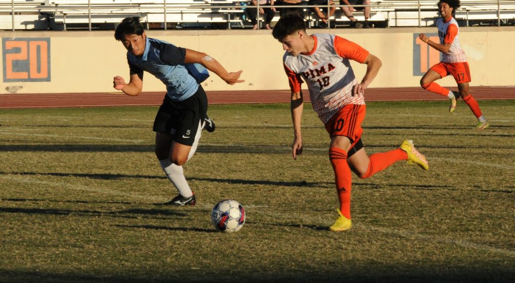 Sophomore Ernesto Osornio (Ironwood HS) put Pima ahead with his free kick goal in the 18th minute and also converted on his penalty kick attempt but the No. 3 seeded Aztecs fell to No. 1 Phoenix College 1-1 (4-3 in penalty kicks) in the NJCAA Region I, Division II Finals. The Aztecs await the NJCAA Division II selection show on Nov. 7 for a likely at-large bid. Photo by Raymond Suarez