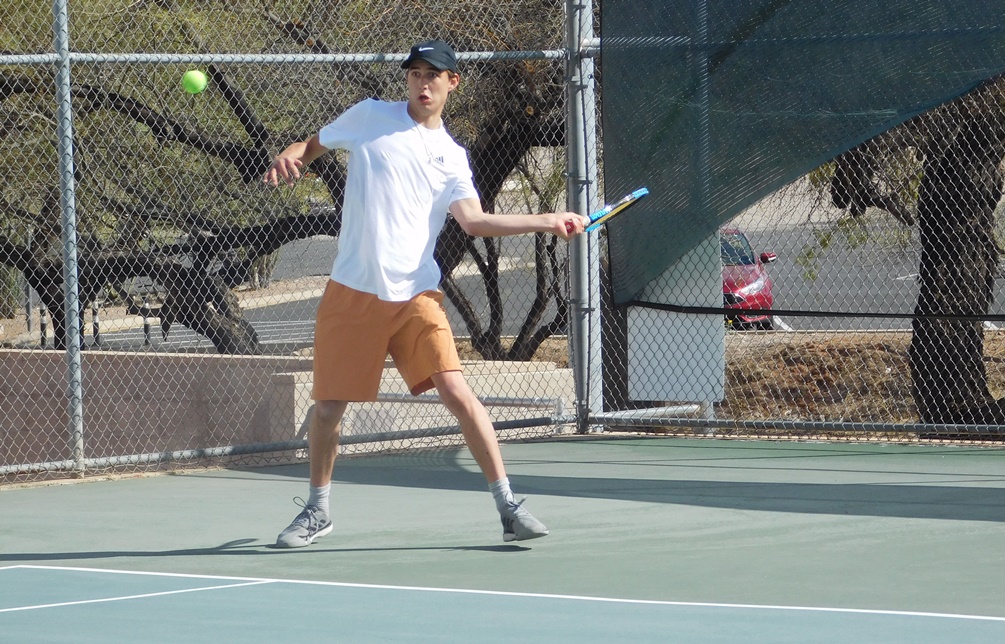 Freshman Mason Lee (Catalina Foothills HS) earned two wins on the day but the No. 16 ranked Aztecs men's tennis team lost to No. 17 Mesa Community College 6-3. Photo by Raymond Suarez