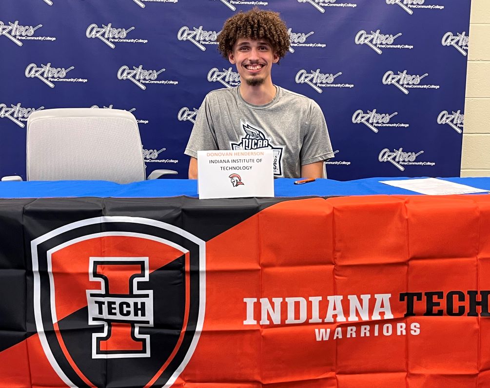 Sophomore jumper Donovan Henderson (Bonney Lake HS, WA) signed his letter of intent to Indiana Tech in Fort Wayne. Henderson was a two-time NJCAA All-American Honorable Mention and a two-time All-Region and All-ACCAC athlete. He was the NJCAA Region I champion in the Triple Jump this last season. Photo by Raymond Suarez
