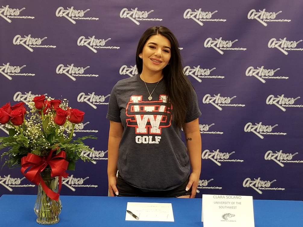 Sophomore women's golfer Clara Solano (Tucson HS) signed her letter of intent to continue her collegiate career at the University of the Southwest, an NAIA program in Hobbs, NM. Photo by Raymond Suarez