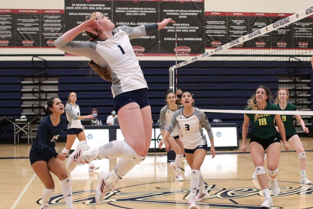 Sophomore Kaylee Moseley (Marana HS) finished with 14 kills and six blocks as Aztecs volleyball rallied to win three straight sets to beat Yavapai College in four games (22-25, 25-21, 25-17, 25-23). The match featured 24 ties and 12 lead changes. Photo by Stephanie Van Latum