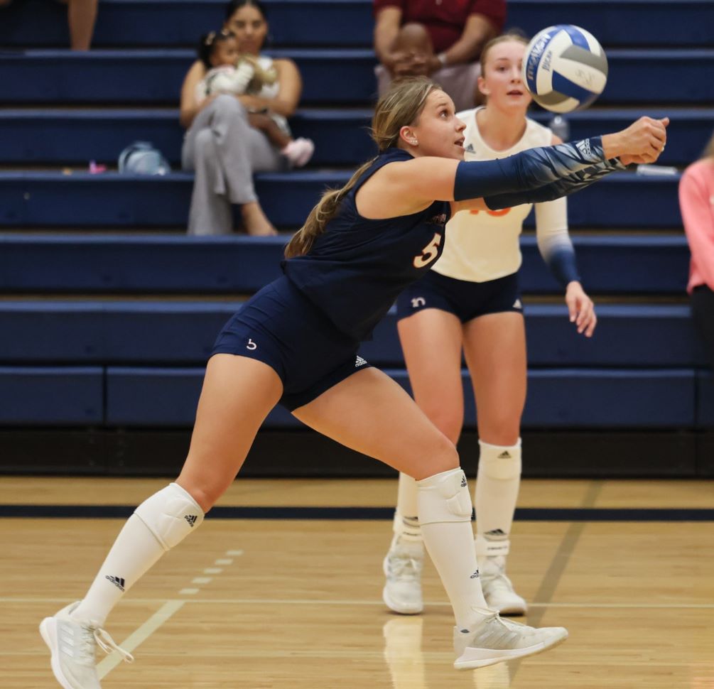 Sophomore Morgan Hains (Canyon del Oro HS) finished the match with 12 digs and two aces but the Aztecs volleyball team fell in straight sets to No. 16 ranked Arizona Western College (Division I) 25-12, 25-21, 25-19. The Aztecs are now 8-13 overall and 4-5 in ACCAC conference play. Photo by Stephanie van Latum