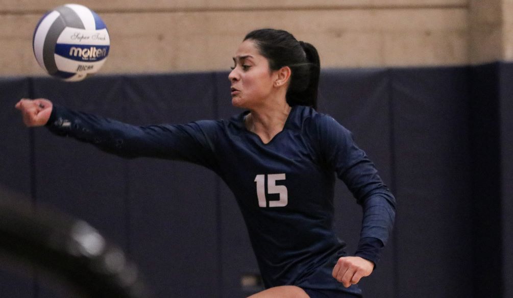 Sophomore Aydalis Felix (Rincon HS) finished with 38 digs but the No. 4 seeded Aztecs volleyball team fell in the fifth set tie-breaker to No. 1 seed Chandler-Gilbert Community College 14-25, 20-25, 25-18, 25-11, 15-12. The Aztecs play No. 3 Scottsdale Community College in an elimination match on Friday at 11:00 a.m. Photo by Stephanie van Latum.